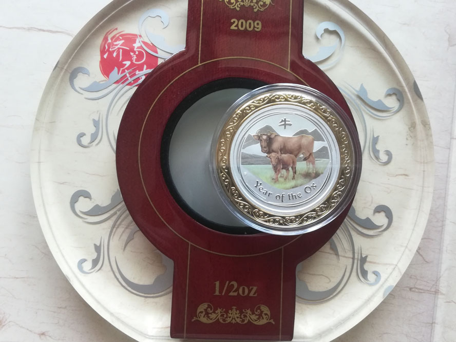 澳洲柏斯铸币局 2009年牛年彩色银币 二分之一盎司纯银