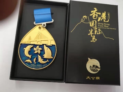 2018年香港国际半马纪念章